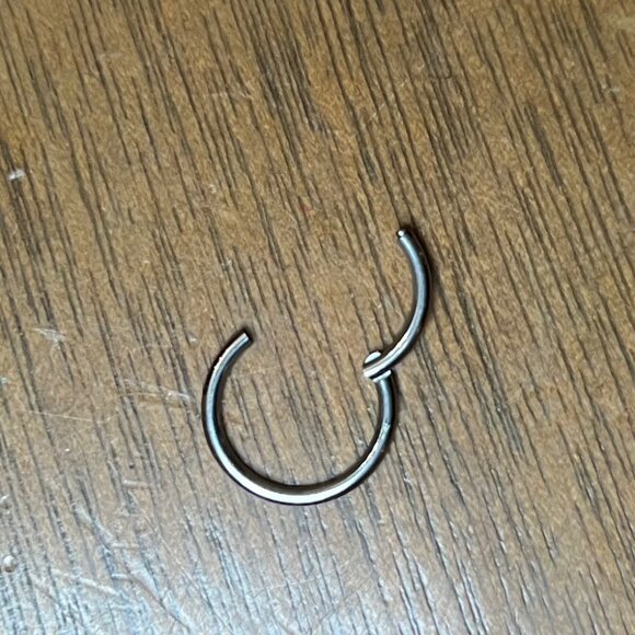 Studs Titanium Clicker 16G 10mm - Picture 4 of 4